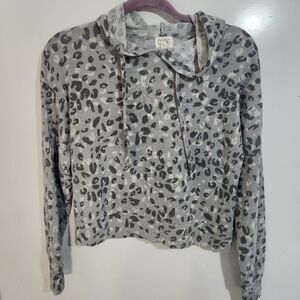 Gray Leopard Print Women's Top, Size Xs